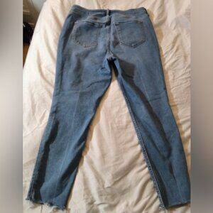 Women’s Old Navy Superstar Skinny Light wash Jeans size 16